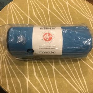 Manduka equa hot yoga mat towel